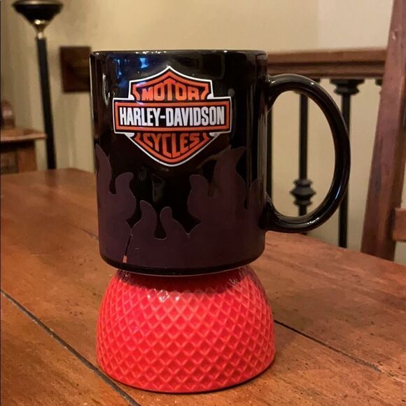 Harley-Davidson Raised Logo / Flames Coffee Mug - Picture 1 of 8